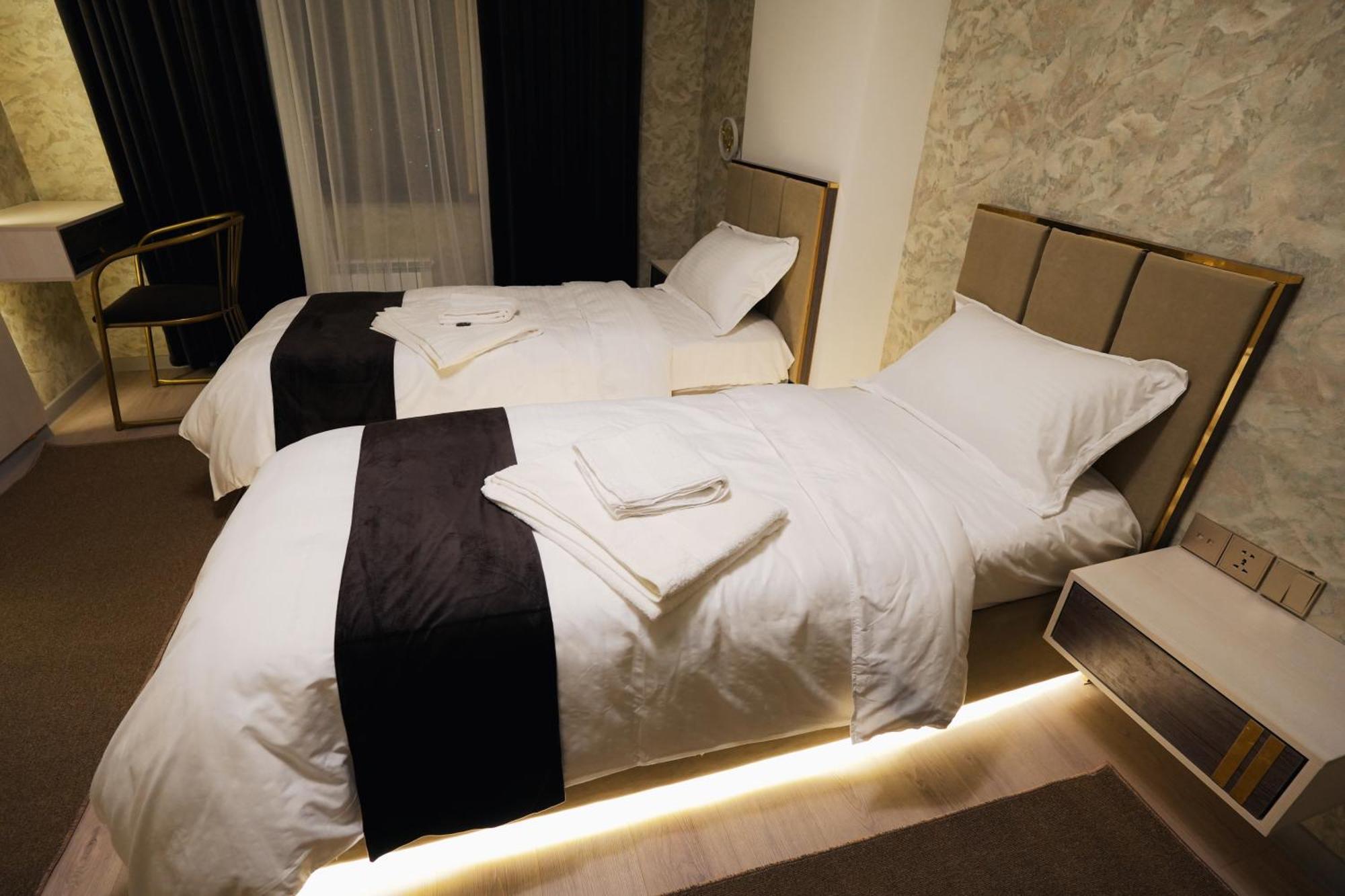 Baland Hotel Duszanbe Zewnętrze zdjęcie