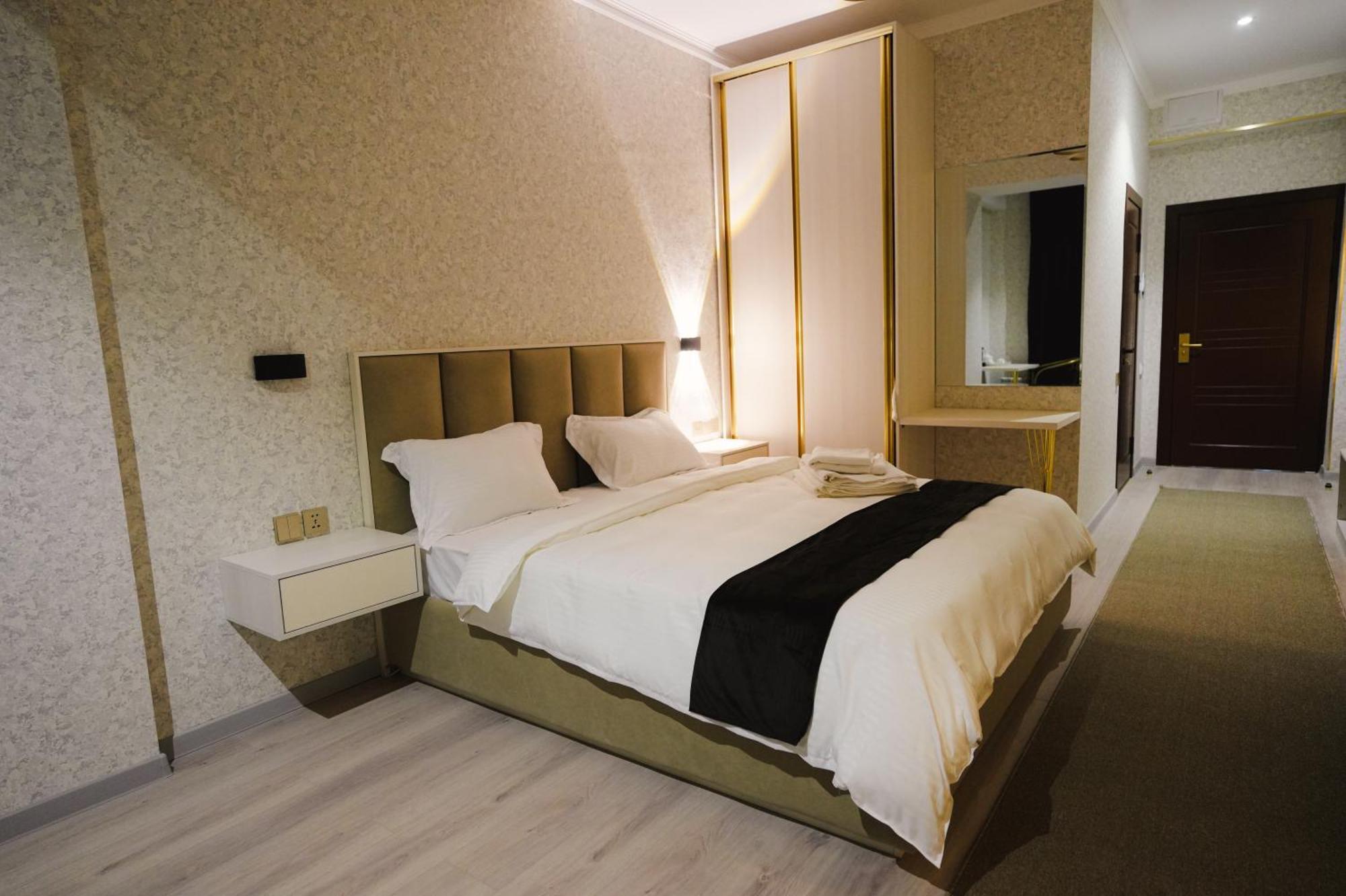Baland Hotel Duszanbe Zewnętrze zdjęcie
