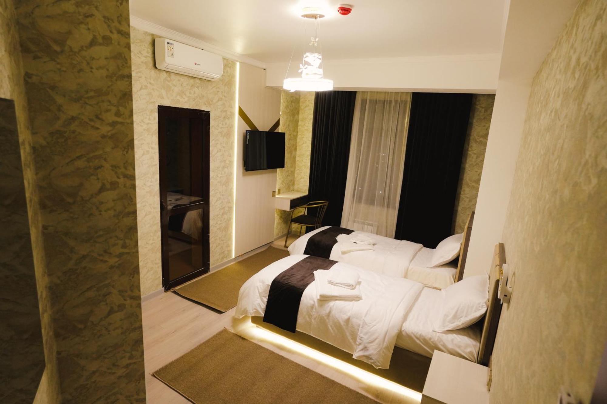 Baland Hotel Duszanbe Zewnętrze zdjęcie
