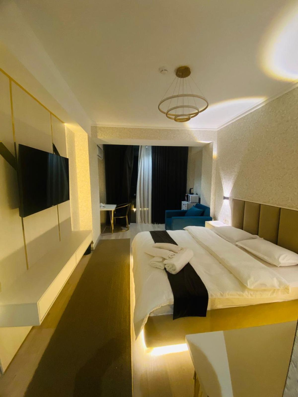 Baland Hotel Duszanbe Zewnętrze zdjęcie